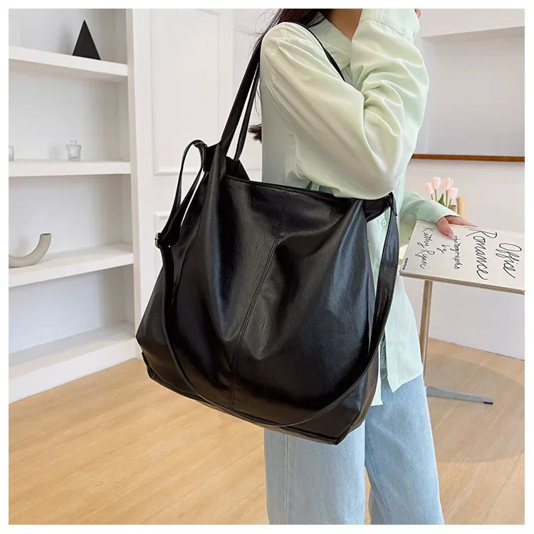 Flora Big Black Shoulder