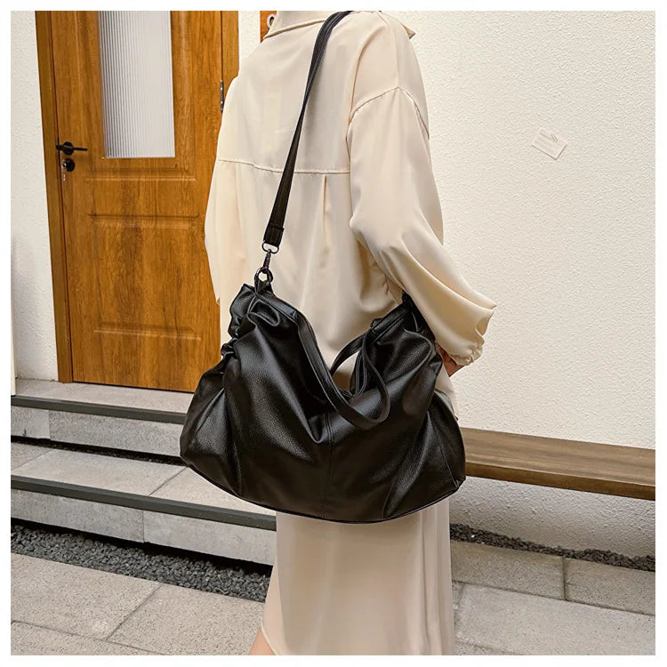 Flora Big Black Shoulder