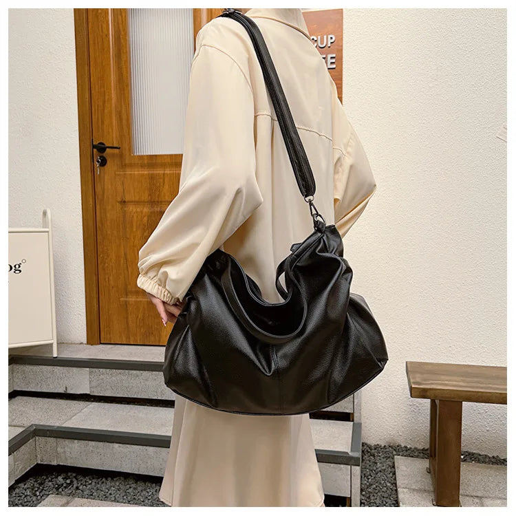 Flora Big Black Shoulder