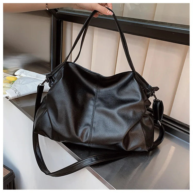 Flora Big Black Shoulder