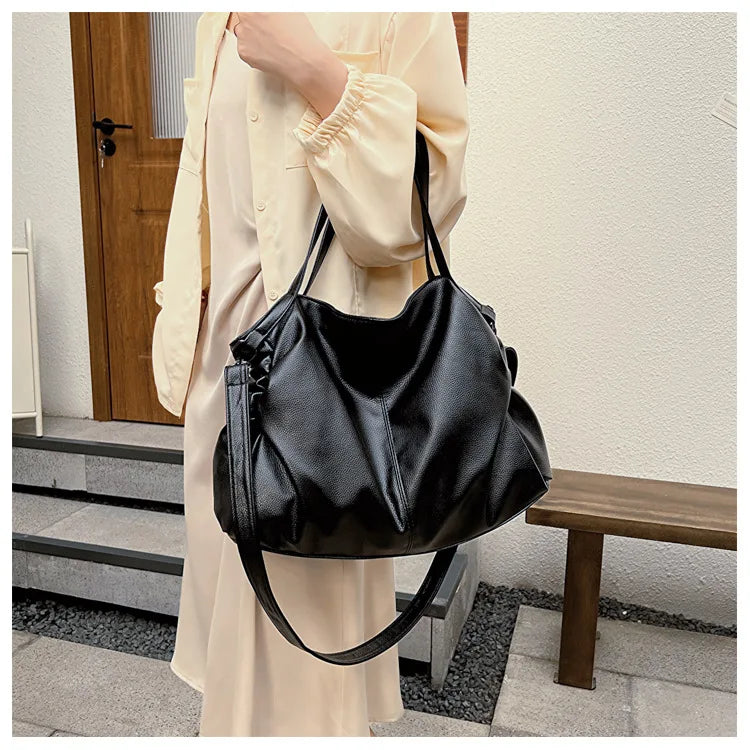 Flora Big Black Shoulder