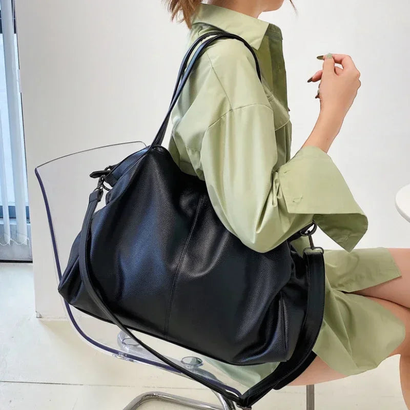 Flora Big Black Shoulder