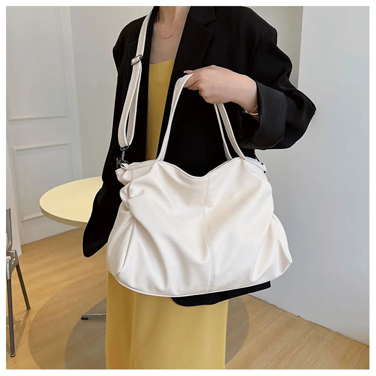 Flora Big Black Shoulder